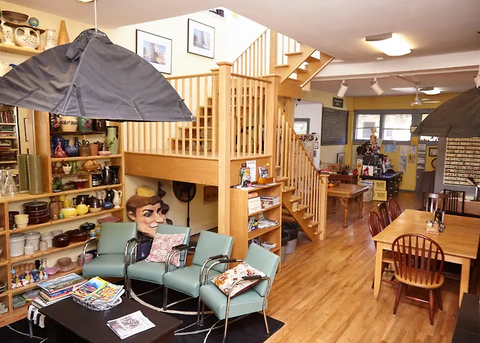 Ray'S Bucktown Bed And Breakfast